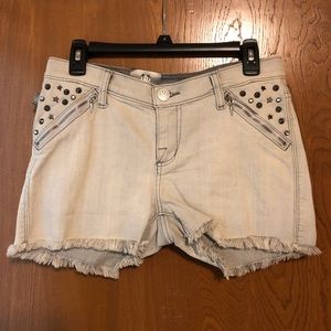 Rock & Republic Pixie light gray Armour studded spike star denim shorts 4 NWT